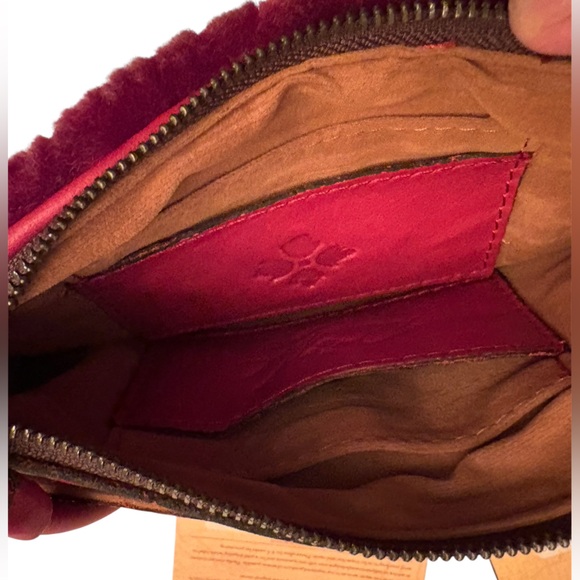 NWT Patricia Nash Piedmont Sherpa Wristlet - Picture 3 of 7